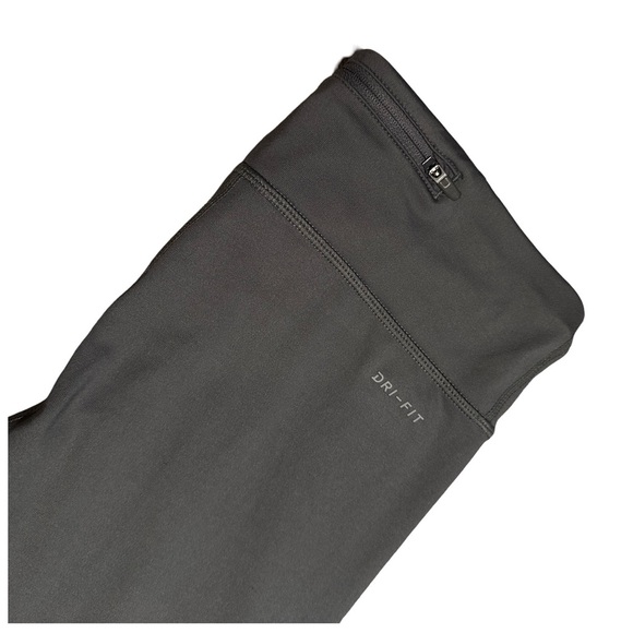Nike Cropped Capri Grey Leggings Size Small - Picture 3 of 5